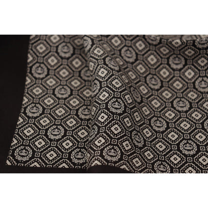 Dolce & Gabbana Black Patterned DG Logo Square Handkerchief Scarf 1728,67345645728,Accessories,Dolce & Gabbana,Material: 100% Silk,Men,Men - Accessories,New with tags,Scarves - Accessories,Scarves - Men - Accessories,Scarves - Scarves - Accessories