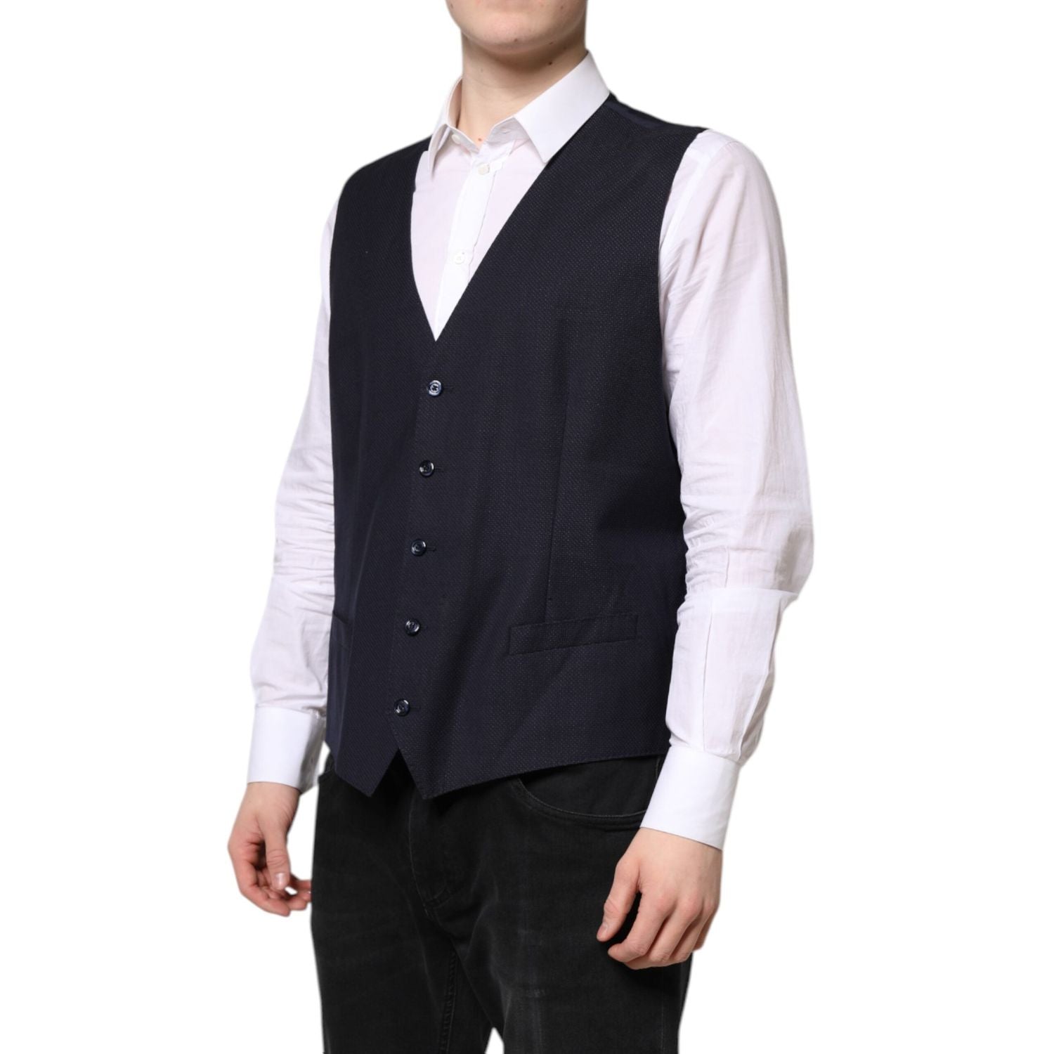 Front view with bag zipped and handles upright.