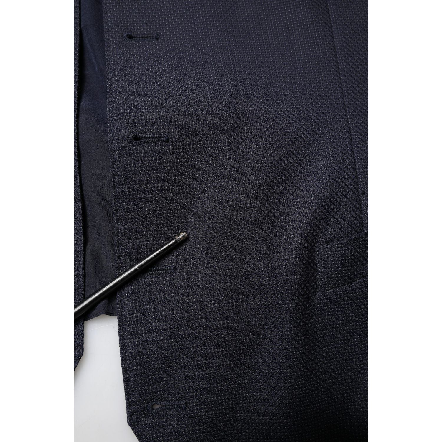 Front view with bag zipped and handles upright.