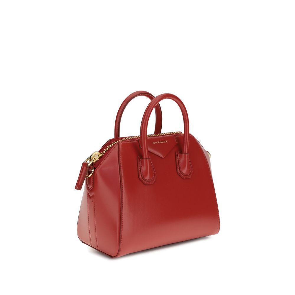 Front view with bag zipped and handles upright.