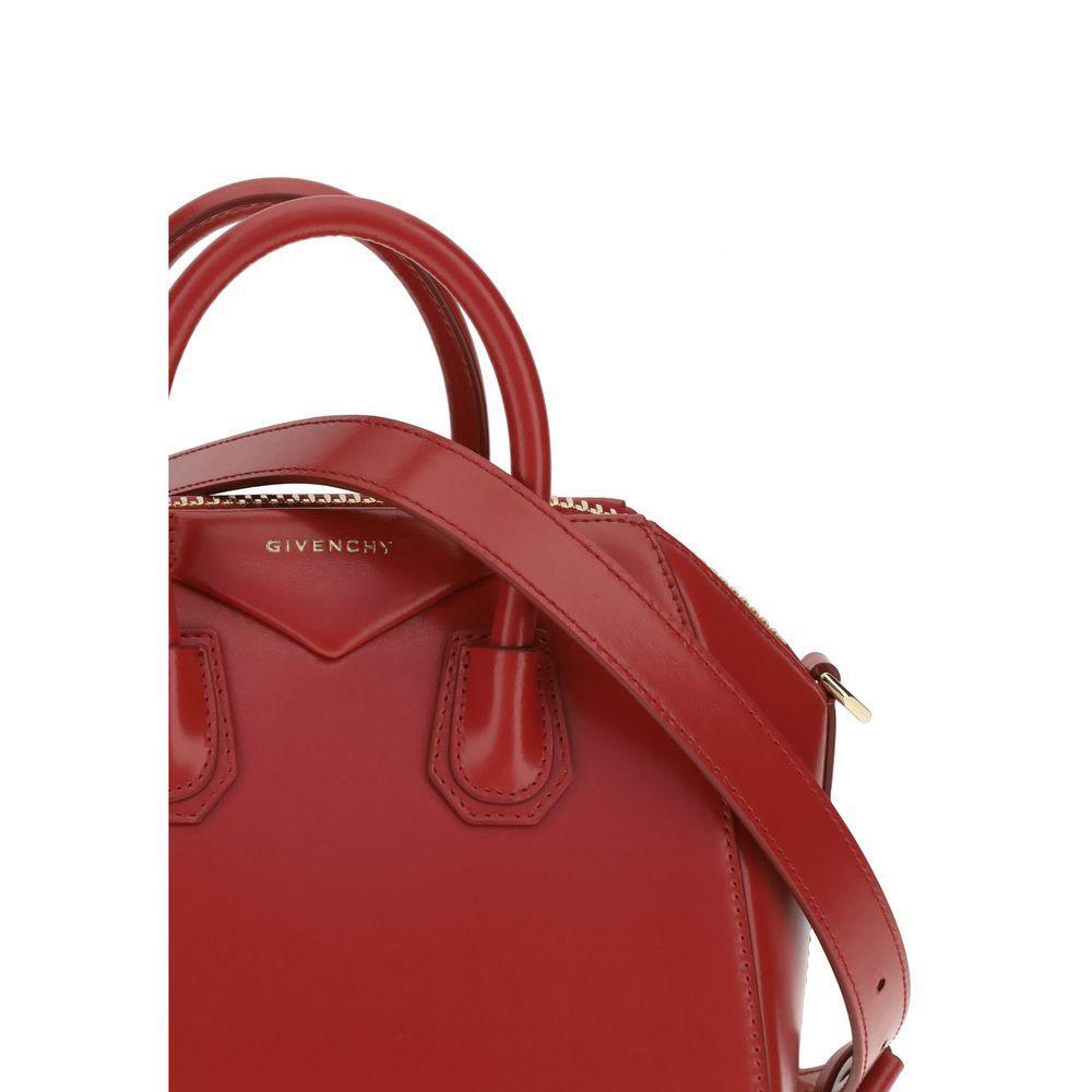 Front view with bag zipped and handles upright.